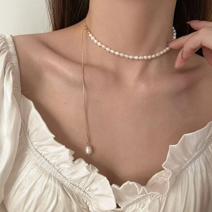 Your Golden Dream Realized: The Retro Pearl Necklace for Timeless Elegance. - Second Image